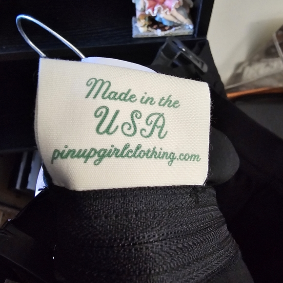 Pinup Girl Clothing Bella Swing Skirt In Gold and Black 2X - Picture 5 of 6